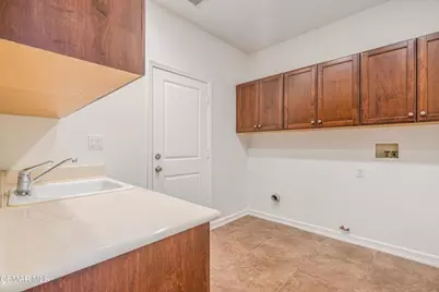 318 Loire Valley Drive, Simi Valley, CA 93065 - Photo 20