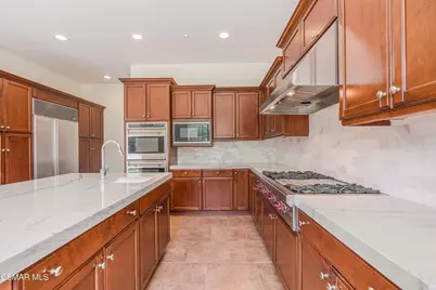 318 Loire Valley Drive, Simi Valley, CA 93065 - Photo 18