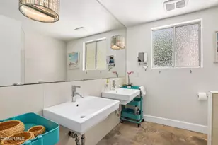 22406 De Kalb Dr, Calabasas, CA 91302 - Photo 18