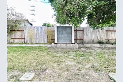 1070 Dennis Avenue, Simi Valley, CA 93065 - Photo 32
