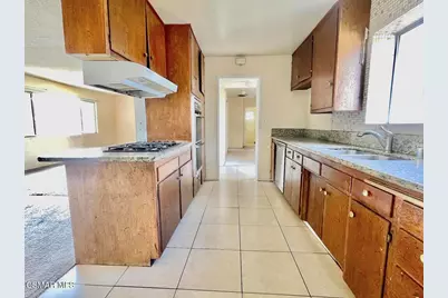 1561 Calzona Court, Simi Valley, CA 93065 - Photo 8