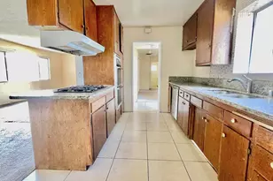1561 Calzona Ct, Simi Valley, CA 93065 - Photo 8