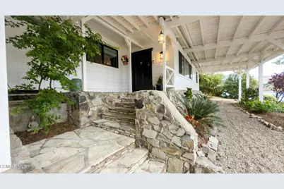 160 Lower Lake Road, Westlake Village, CA 91361 - Photo 2