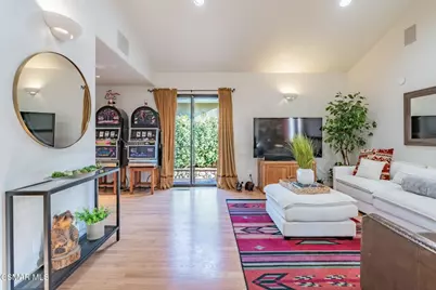 6078 Peppertree Lane, Simi Valley, CA 93063 - Photo 10
