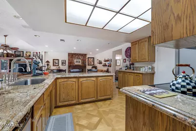 2863 Sapphire Avenue, Simi Valley, CA 93063 - Photo 12
