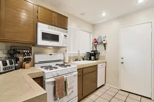 24023 Arroyo Park Dr, Valencia, CA 91355 - Photo 12