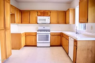 528 Yarrow Dr, Simi Valley, CA 93065 - Photo 6