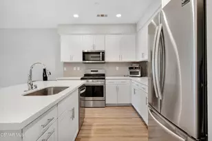 135 Farmhouse Dr, Simi Valley, CA 93065 - Photo 14