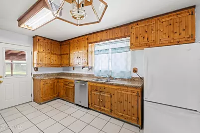 1790 Casarin Street, Simi Valley, CA 93065 - Photo 10
