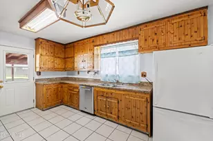 1790 Casarin St, Simi Valley, CA 93065 - Photo 10