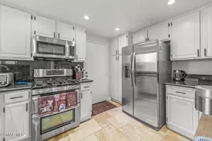236 Country Club Dr, Simi Valley, CA 93065 - Photo 12