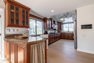 360 Camino De Celeste, Thousand Oaks, CA 91360 - Photo 12