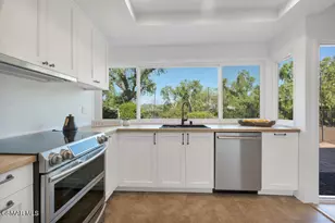 351 S Greenway Ave, Newbury Park, CA 91320 - Photo 14