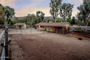 351 Buckboard Cir, Simi Valley, CA 93065 - Photo 38