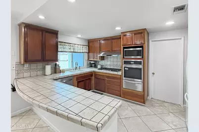 276 Hermes Street, Simi Valley, CA 93065 - Photo 14