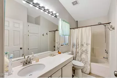 11401 Topanga Canyon Boulevard #8, Chatsworth, CA 91311 - Photo 16