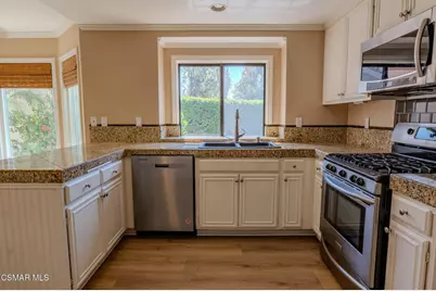 2704 Simi Hills Lane, Simi Valley, CA 93063 - Photo 10