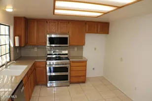 704 Wind Willow Way, Simi Valley, CA 93065 - Photo 18