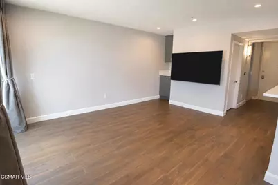 5350 White Oak Avenue #105, Encino, CA 91316 - Photo 2