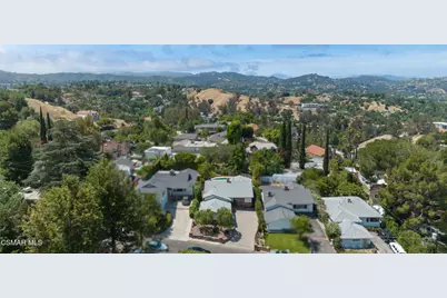 22438 Venido Road, Woodland Hills, CA 91364 - Photo 26