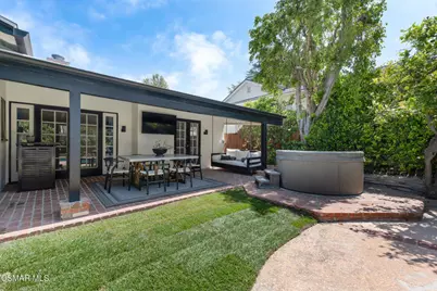22438 Venido Road, Woodland Hills, CA 91364 - Photo 22