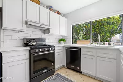 211 McAfee Court, Thousand Oaks, CA 91360 - Photo 16