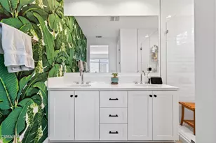 1135 N Commonwealth Ave, Los Angeles, CA 90029 - Photo 16