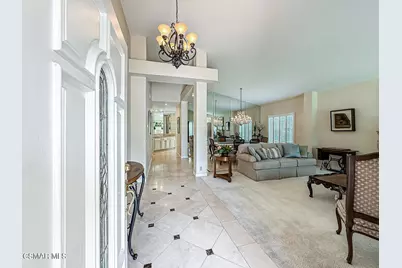 2805 Queens Way, Thousand Oaks, CA 91362 - Photo 2