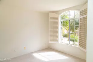 327 Savoy Ct, Oak Park, CA 91377 - Photo 32
