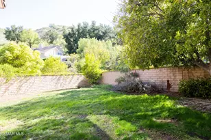 327 Savoy Ct, Oak Park, CA 91377 - Photo 42