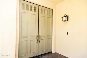 327 Savoy Ct, Oak Park, CA 91377 - Photo 4