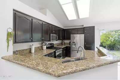 15497 Mallory Court, Moorpark, CA 93021 - Photo 10