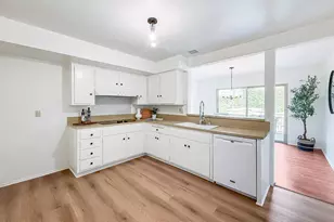 744 Woodlawn Dr, Thousand Oaks, CA 91360 - Photo 16
