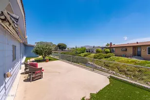 134 Poinsettia Gardens Dr, Ventura, CA 93004 - Photo 18