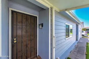 134 Poinsettia Gardens Dr, Ventura, CA 93004 - Photo 28