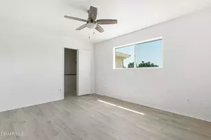 19545 Sherman Way, Reseda, CA 91335 - Photo 22