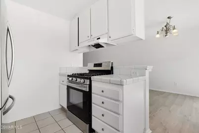 19545 Sherman Way #17, Reseda, CA 91335 - Photo 8