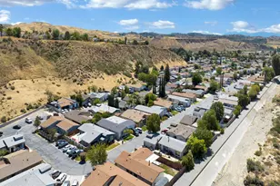 32055 Emerald Ln, Castaic, CA 91384 - Photo 40