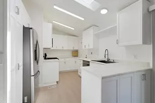 32055 Emerald Ln, Castaic, CA 91384 - Photo 14