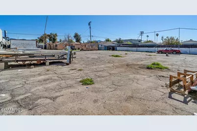 10741 San Fernando Road, Pacoima, CA 91331 - Photo 20
