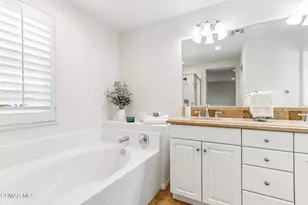 2922 Encina Ln, Simi Valley, CA 93065 - Photo 10