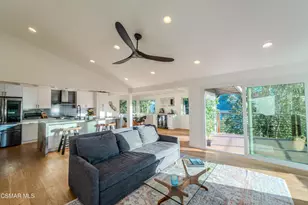 5101 Calatrana Dr, Woodland Hills, CA 91364 - Photo 14