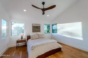 5101 Calatrana Dr, Woodland Hills, CA 91364 - Photo 18