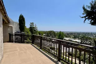 15652 Hillview Ln, Granada Hills, CA 91344 - Photo 4