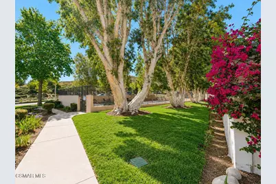 2762 Erringer Road #15, Simi Valley, CA 93065 - Photo 12