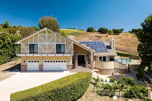 554 Lone Oak Dr, Thousand Oaks, CA 91362 - Photo 2
