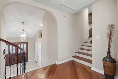 554 Lone Oak Drive, Thousand Oaks, CA 91362 - Photo 18