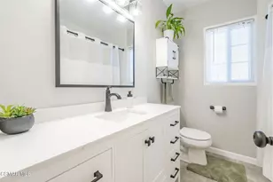 18721 Doty Ave, Torrance, CA 90504 - Photo 40