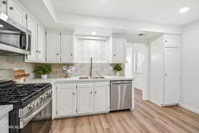 2752 Lakewood Place, Westlake Village, CA 91361 - Photo 10