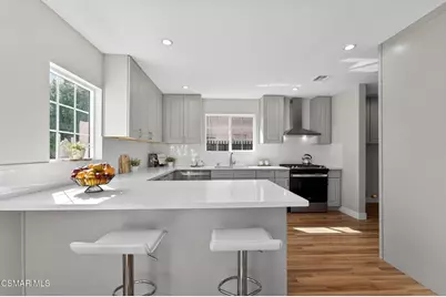 3722 Degnan Boulevard, Los Angeles, CA 90018 - Photo 10